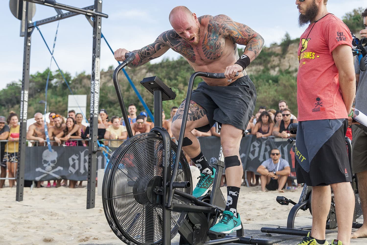 Assault bike og airbike: Intervaller og træningsprogram til workouts
