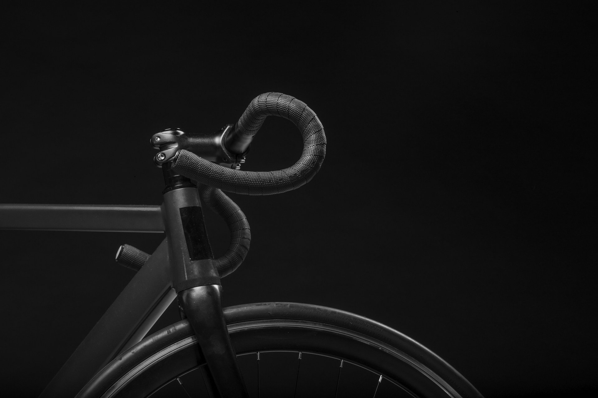 Bedste udstyr til e-cykling på hometrainer
