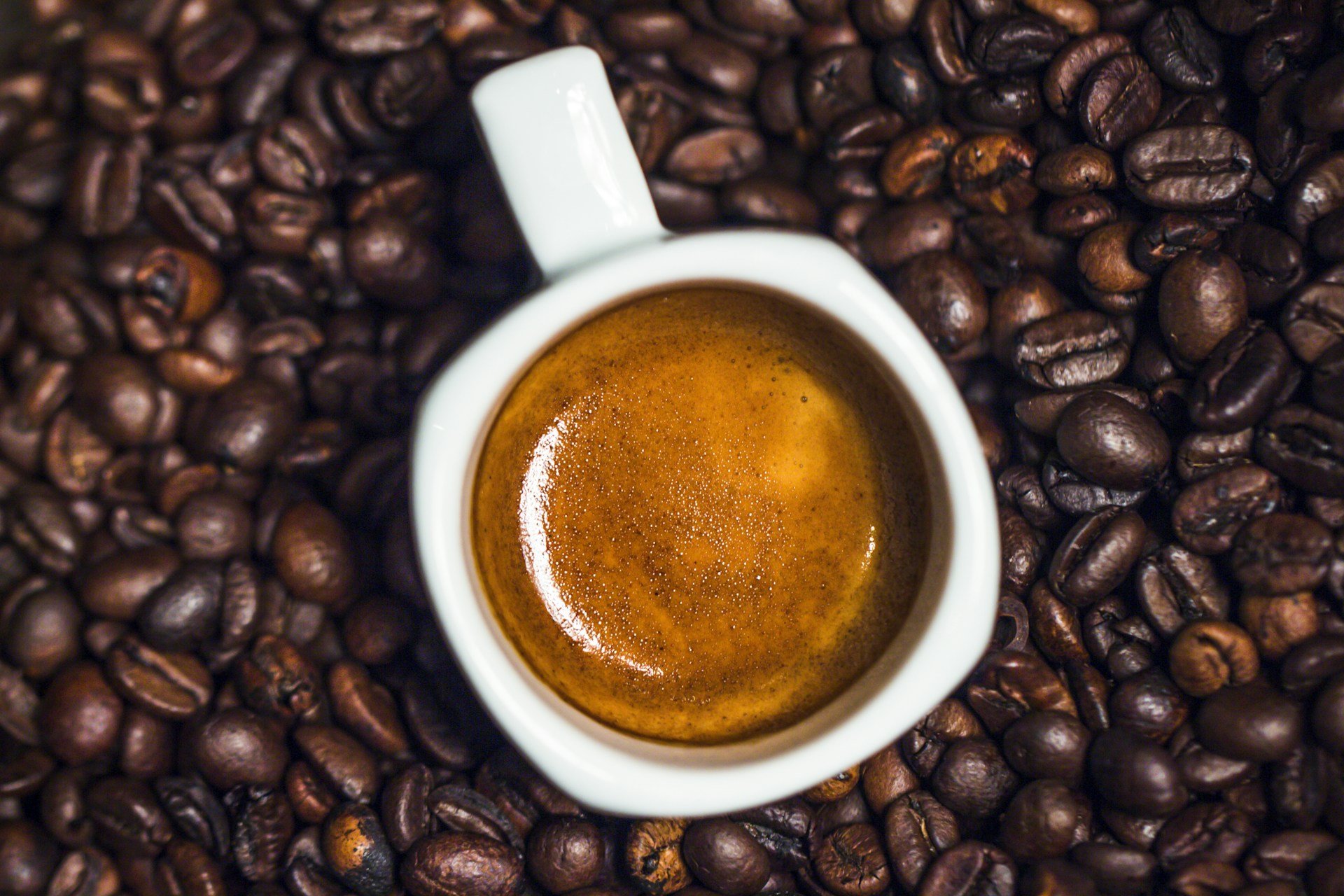 Koffein og træning: Hvordan virker det og hvor meget?
